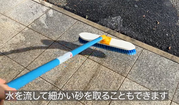 セイワ 押して掃けるブラシホーキ - 土やホコリをゴッソリ掃ける押し出しホーキ 04